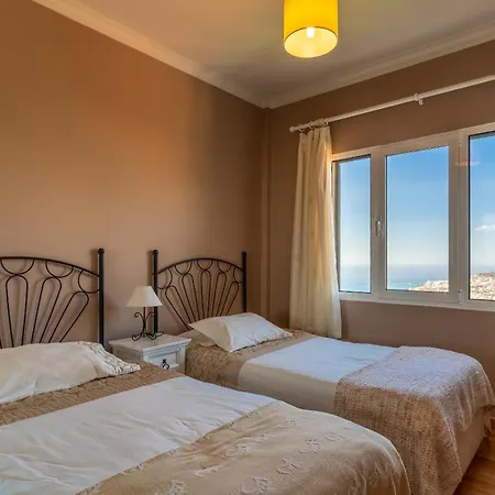 Atlantic Ocean By Madeira Lejlighed